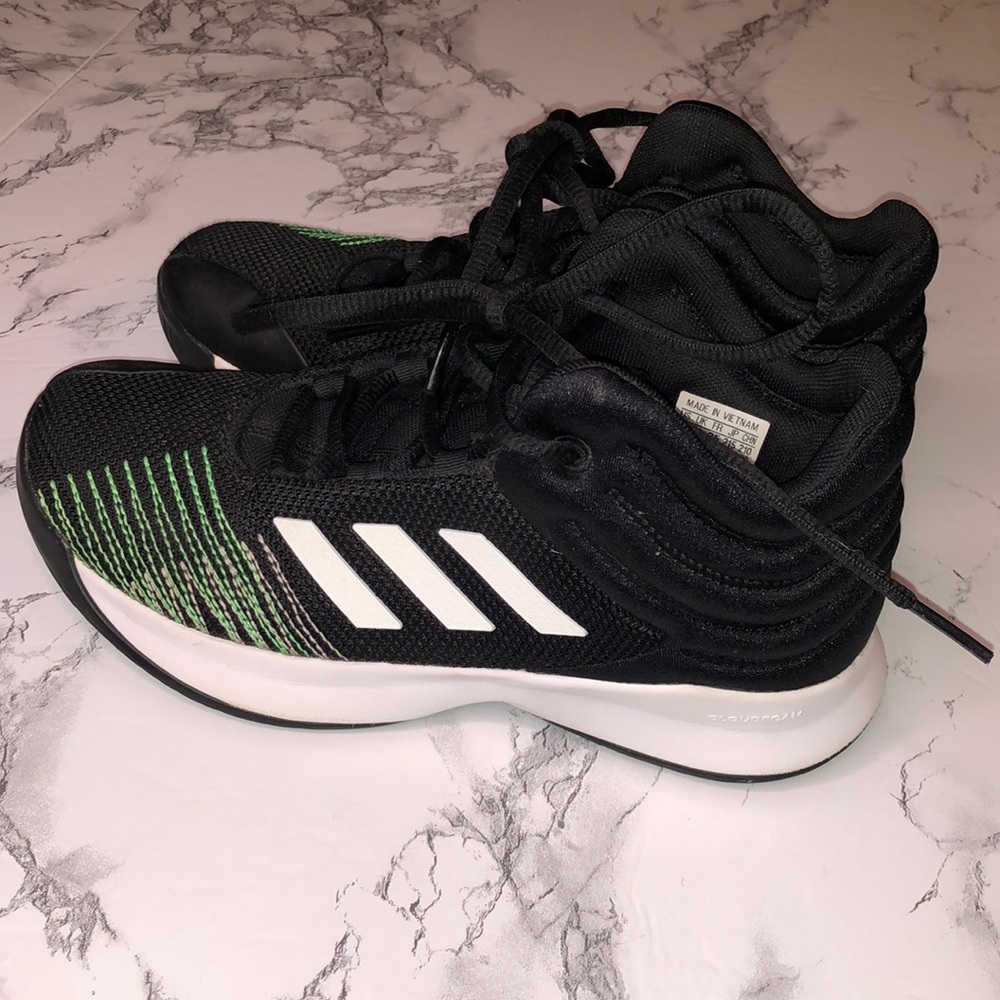 Send offer! Adidas Basketball Boys Shoes Size 3